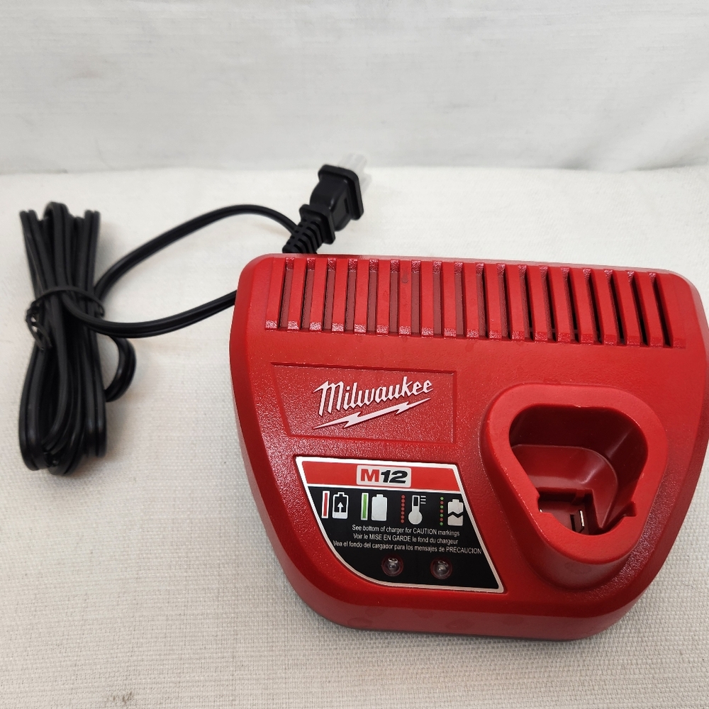 🖤 Milwaukee 48-59-2401 12V M12 Lithium-Ion Charger